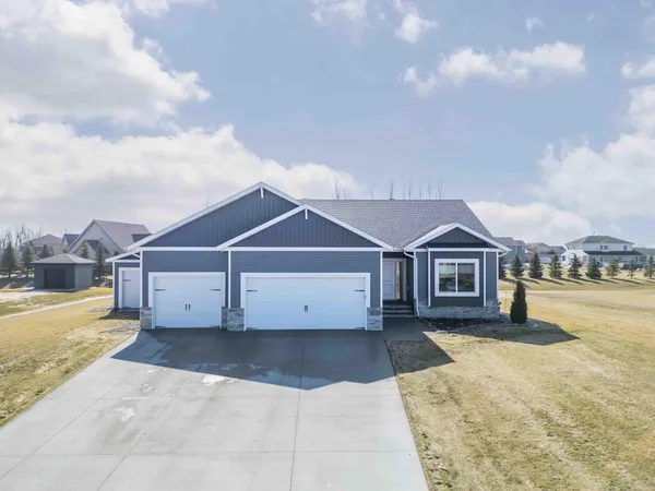 $699,900 | 4752 38th Avenue North, Fargo, ND 58102
