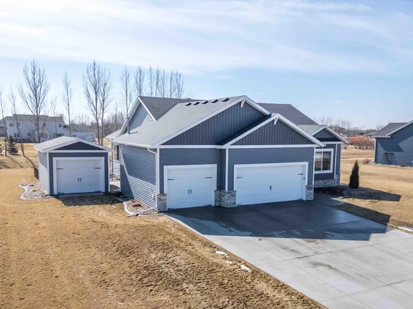 $699,900 | 4752 38th Avenue North, Fargo, ND 58102