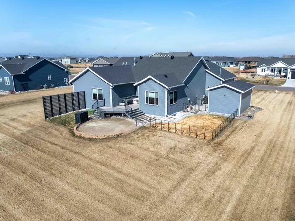 $699,900 | 4752 38th Avenue North, Fargo, ND 58102