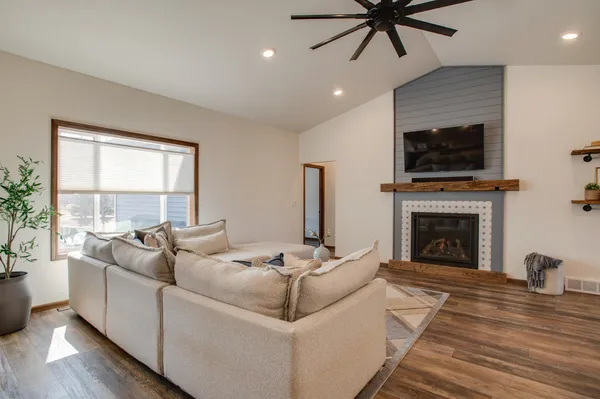 $699,900 | 4752 38th Avenue North, Fargo, ND 58102