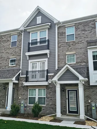 $3,975 | 6303 Sandbelt Drive, Lisle, IL 60517