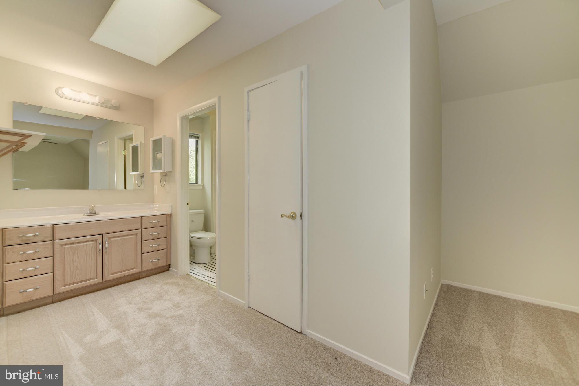 1628 Bentana Way Reston, VA 20190 - Photo 15 of 26 Bath (Master)