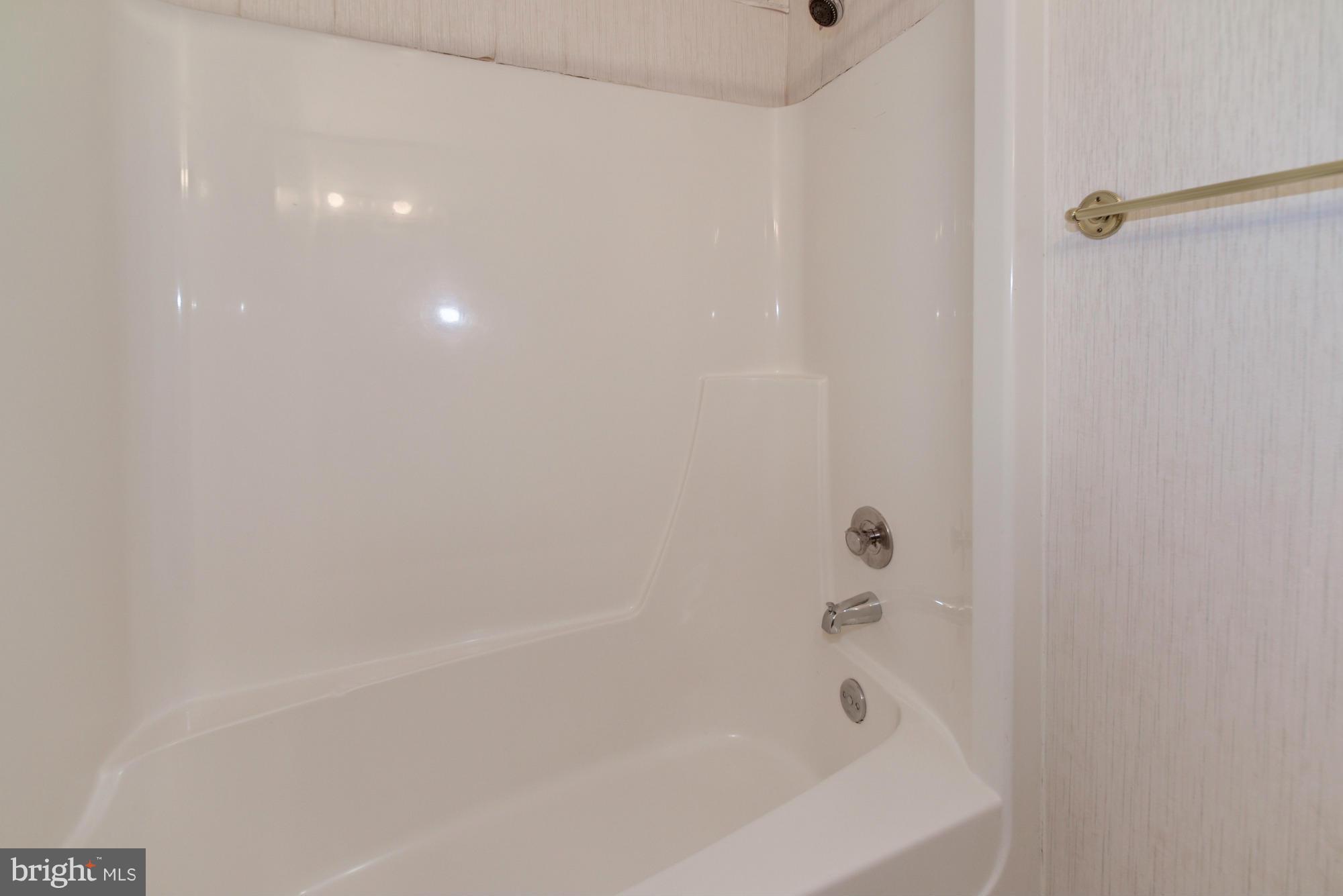 1628 Bentana Way Reston, VA 20190 - Photo 21 of 26 Bath