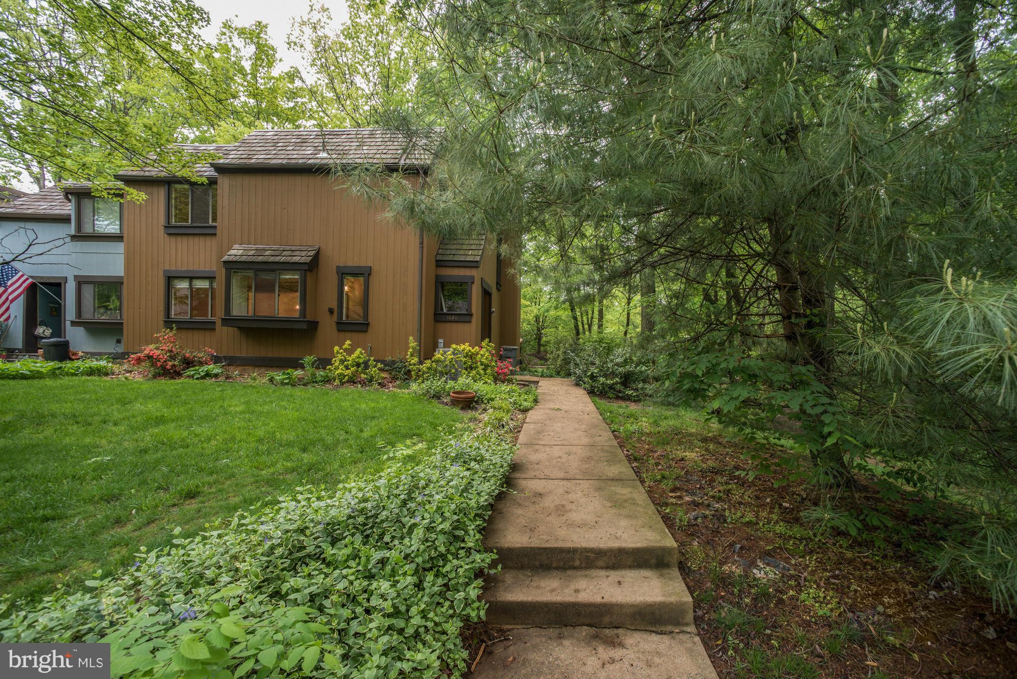 1628 Bentana Way Reston, VA 20190 - Photo 26 of 26 Exterior (Front)
