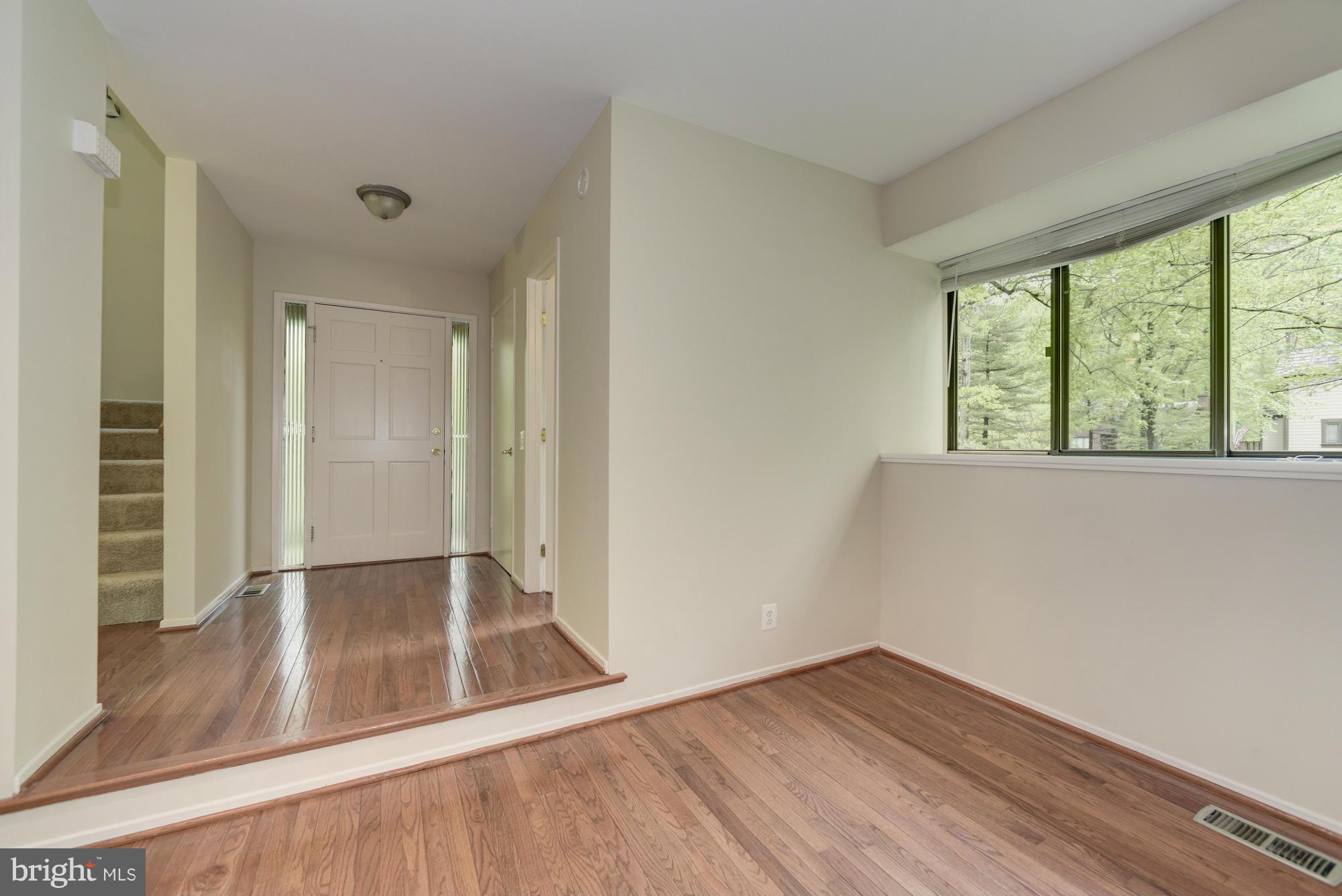 1628 Bentana Way Reston, VA 20190 - Photo 4 of 26 Family Room