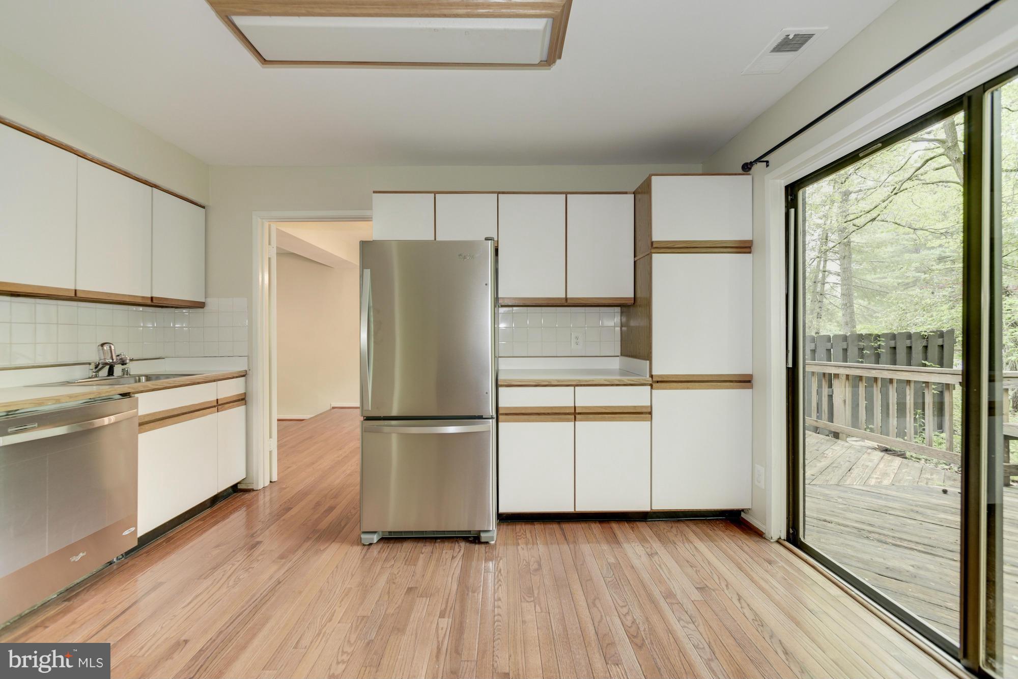 1628 Bentana Way Reston, VA 20190 - Photo 10 of 26 Kitchen