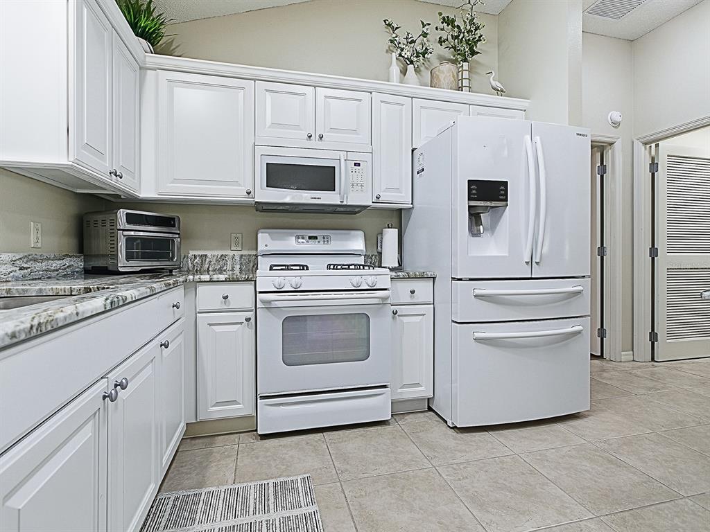 664 Evelynton Loop The Villages, FL 32162 - Photo 7 of 26