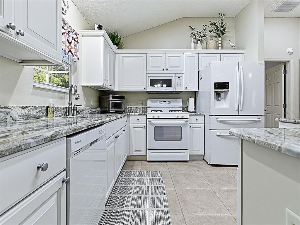 664 Evelynton Loop The Villages, FL 32162 - Photo 8 of 26