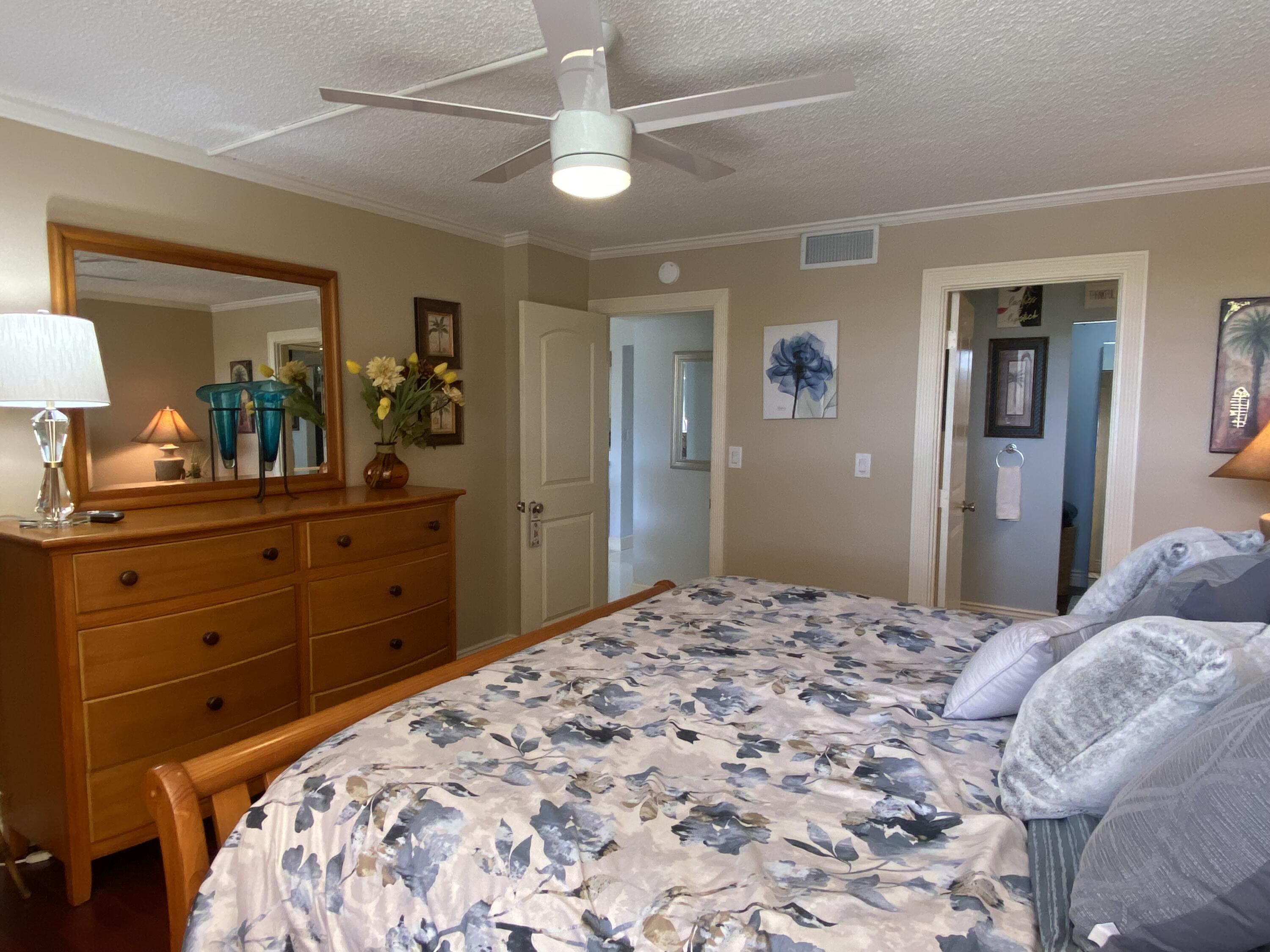 14 Royal Palm Way, Unit 106 Boca Raton, FL 33432 - Photo 26 of 49 IMG_6906