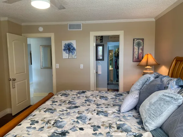 $5,500 | 14 Royal Palm Way, Unit 106, Boca Raton, FL 33432