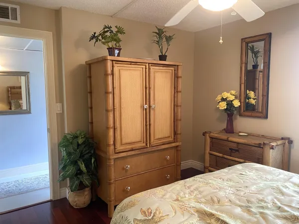 $5,500 | 14 Royal Palm Way, Unit 106, Boca Raton, FL 33432