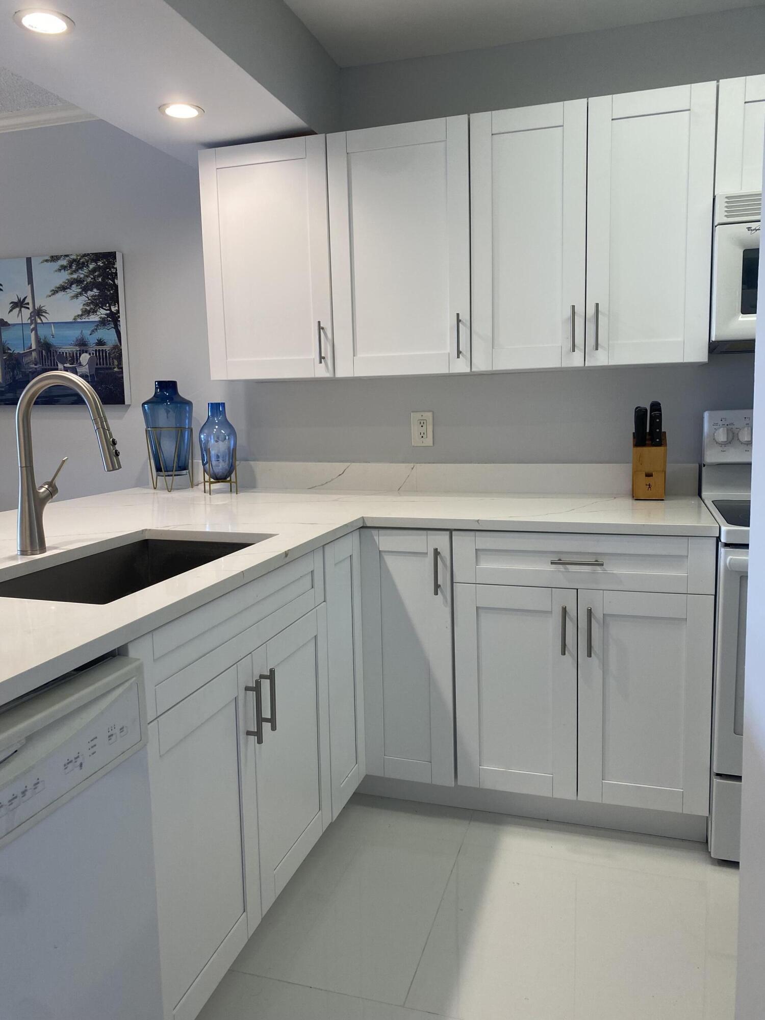 14 Royal Palm Way, Unit 106 Boca Raton, FL 33432 - Photo 4 of 49 IMG_6859