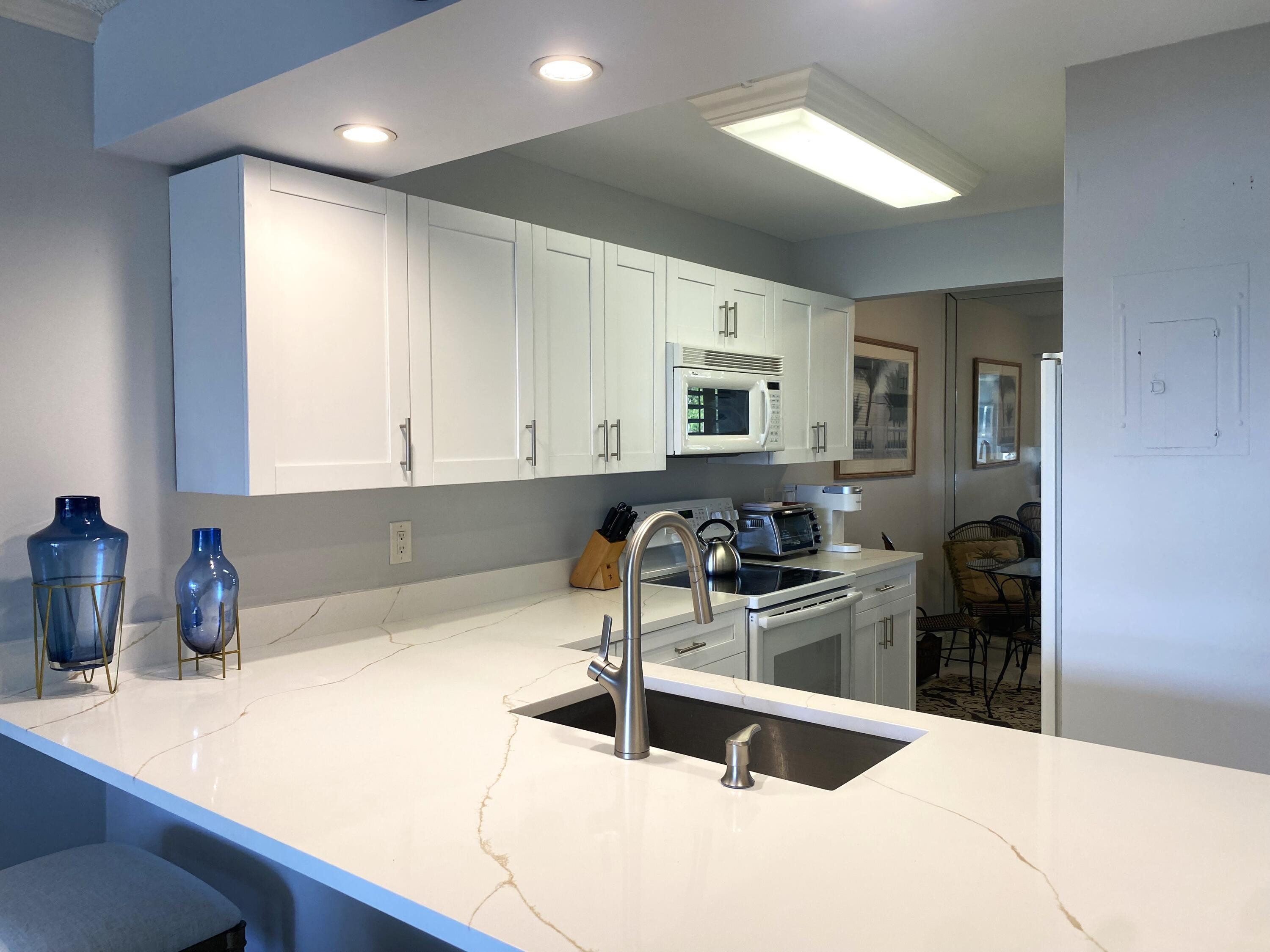 14 Royal Palm Way, Unit 106 Boca Raton, FL 33432 - Photo 8 of 49 IMG_6916