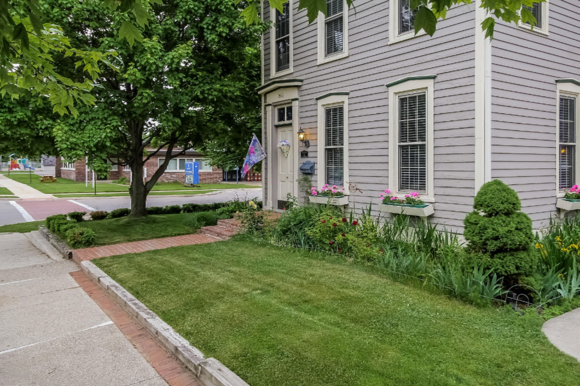202 Prospect Street Spring Lake, MI 49456 - Photo 39 of 58 040-Front_View-1810443-medium
