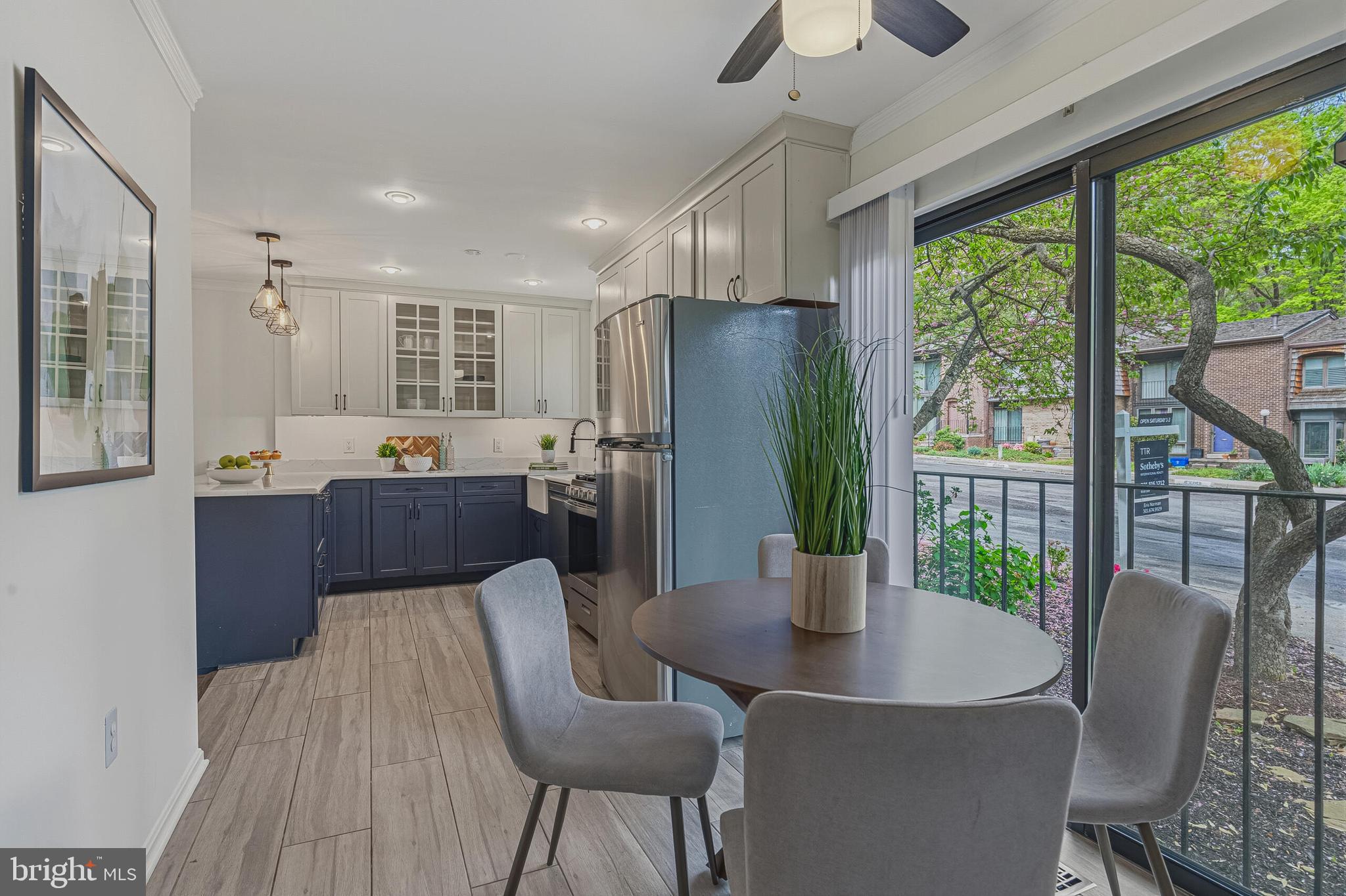 8042 Inverness Ridge Road Potomac, MD 20854 - Photo 11 of 34 Breakfast Area