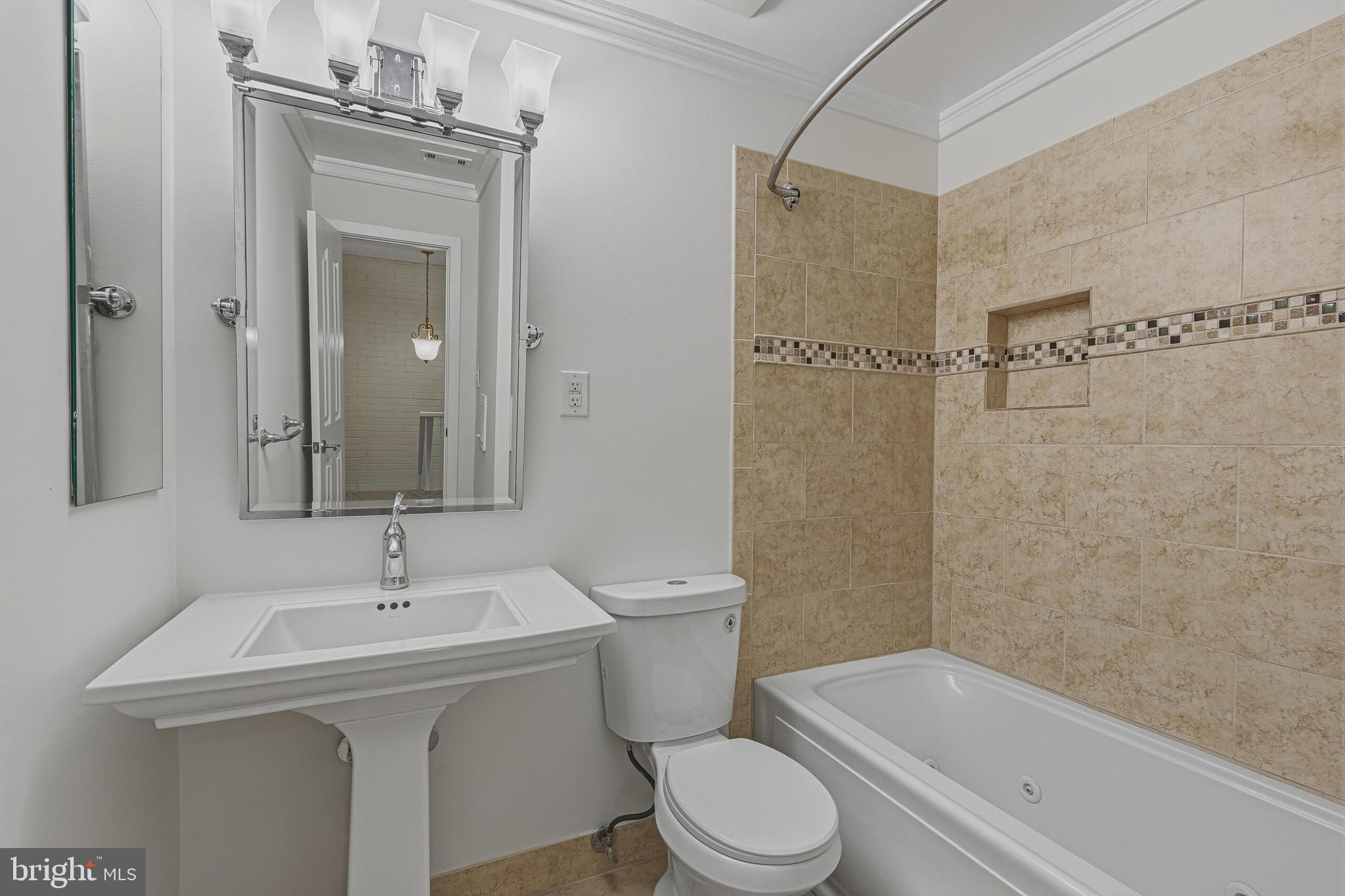 8042 Inverness Ridge Road Potomac, MD 20854 - Photo 21 of 34 Second Full Bathroom- Upper Level