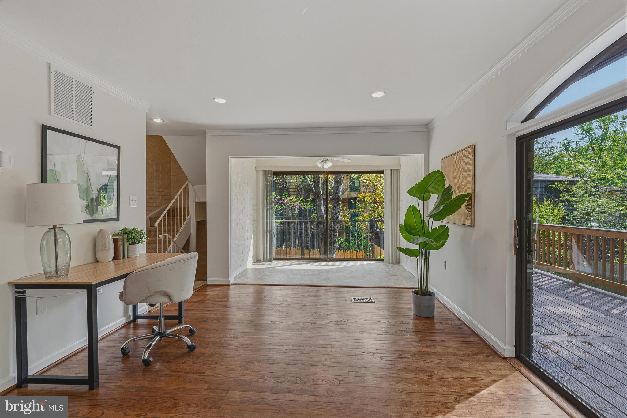 8042 Inverness Ridge Road Potomac, MD 20854 - Photo 7 of 34 Gallery Image 7