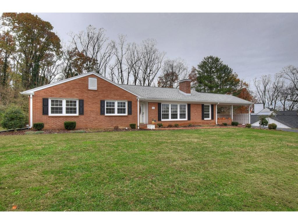 202 Ridgecrest Drive Elizabethton, TN 37643 - Photo 2 of 36 Photo 2
