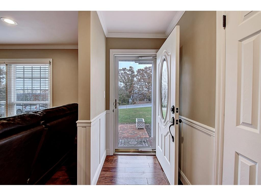202 Ridgecrest Drive Elizabethton, TN 37643 - Photo 6 of 36 Photo 6