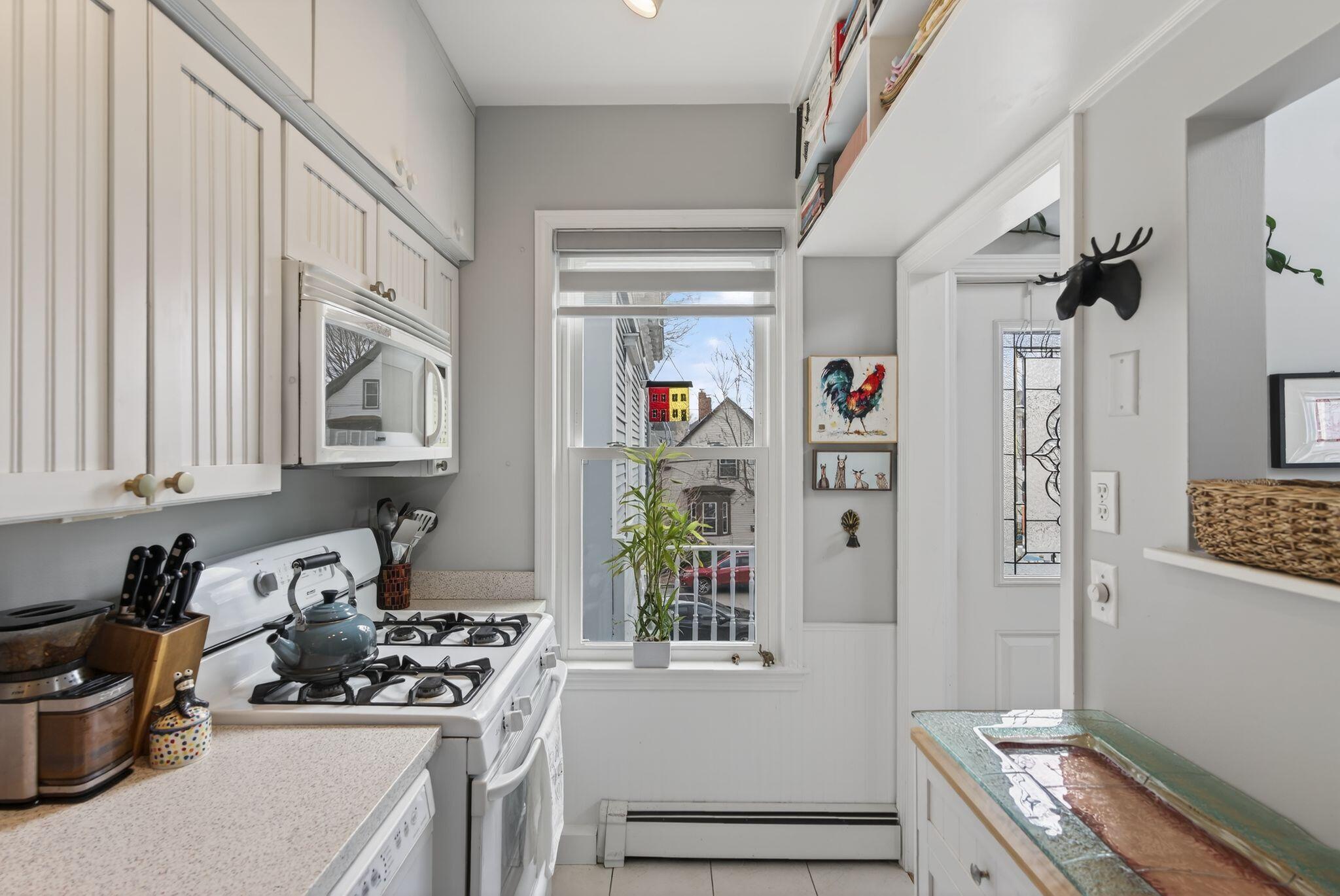 81 Quebec Street, Unit 5 Portland, ME 04101 - Photo 15 of 43 Cozy kitchen