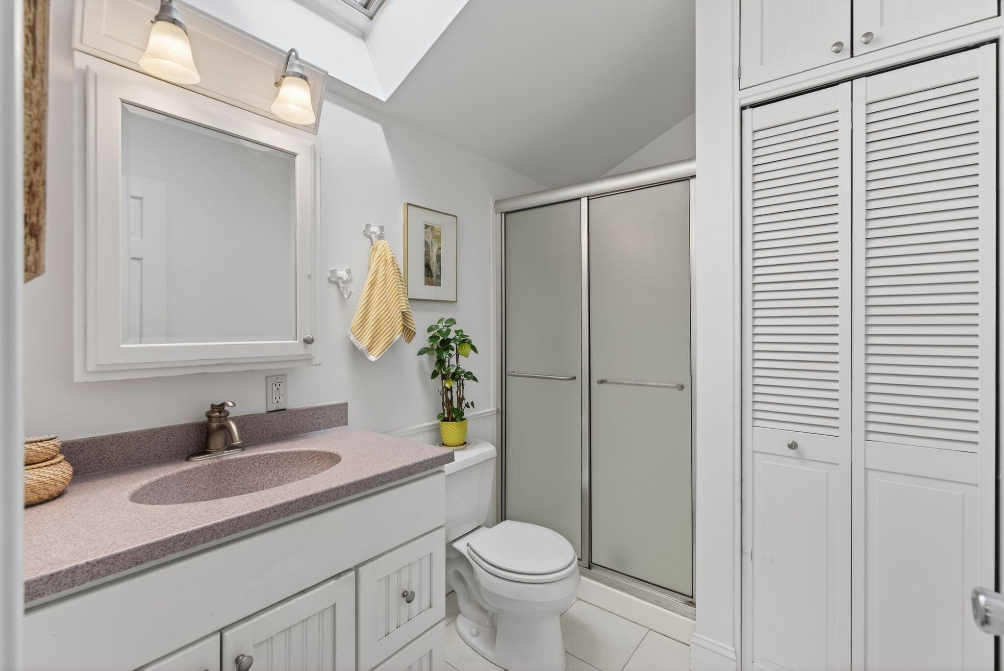 81 Quebec Street, Unit 5 Portland, ME 04101 - Photo 26 of 43 Full bathroom