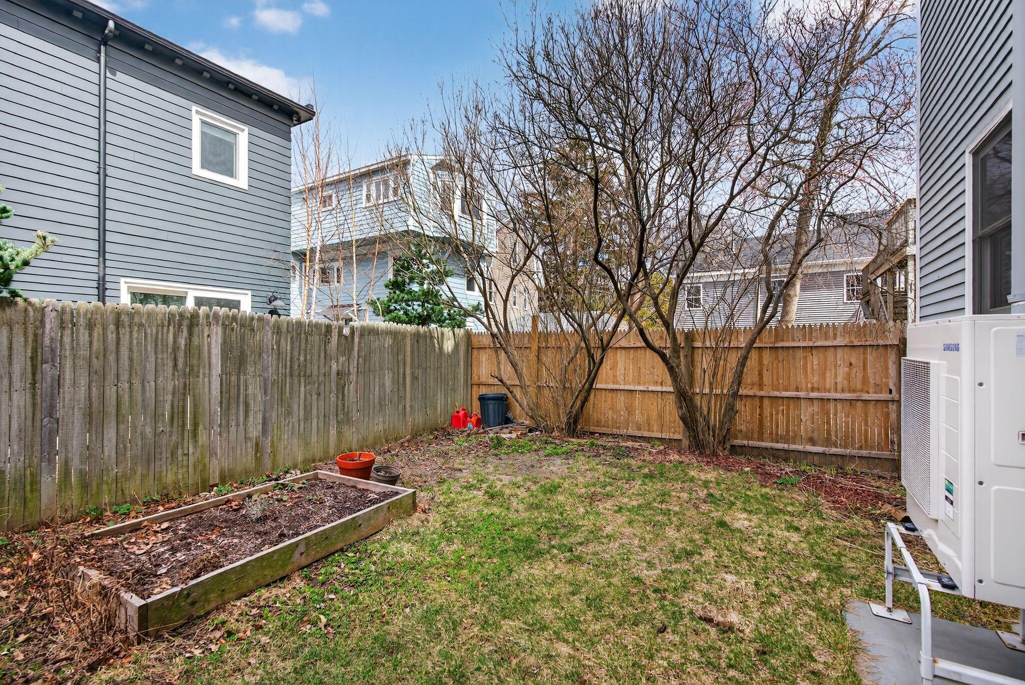81 Quebec Street, Unit 5 Portland, ME 04101 - Photo 32 of 43 Communal green space/garden