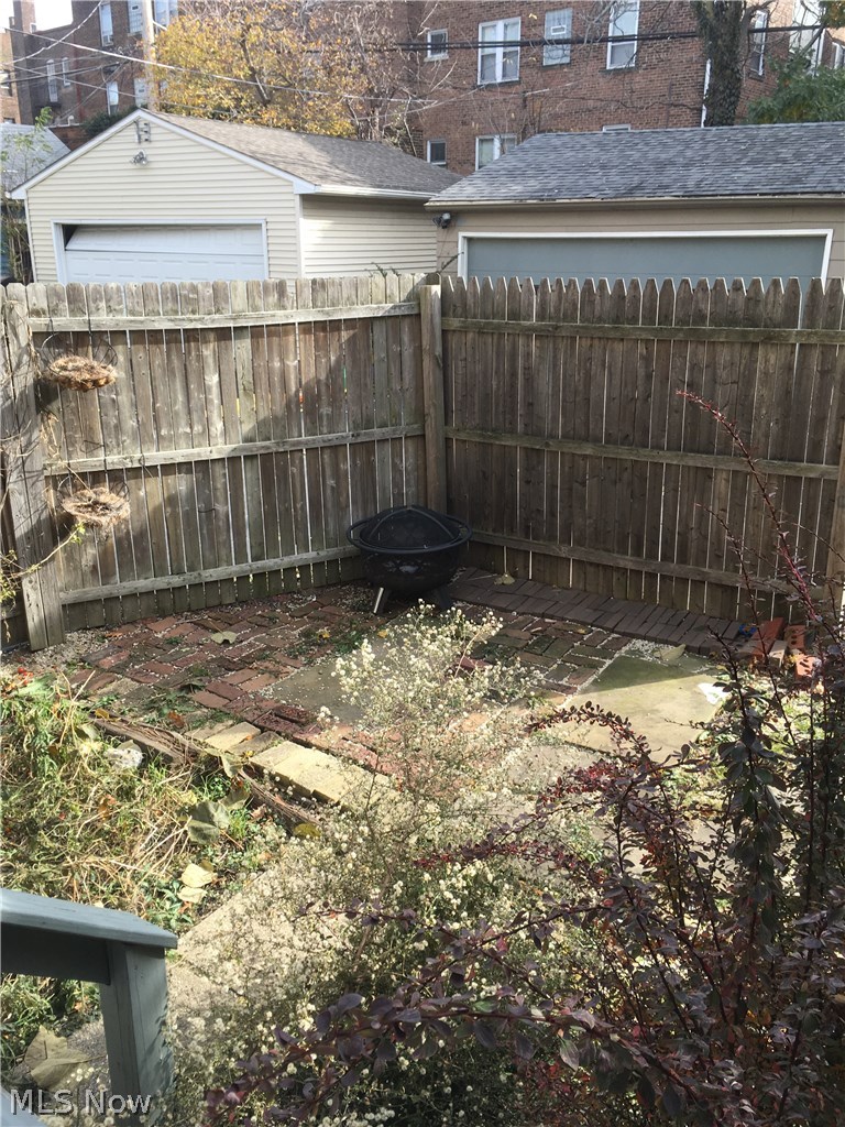 2622-24 Hampshire Road Cleveland, OH 44106 - Photo 2 of 5