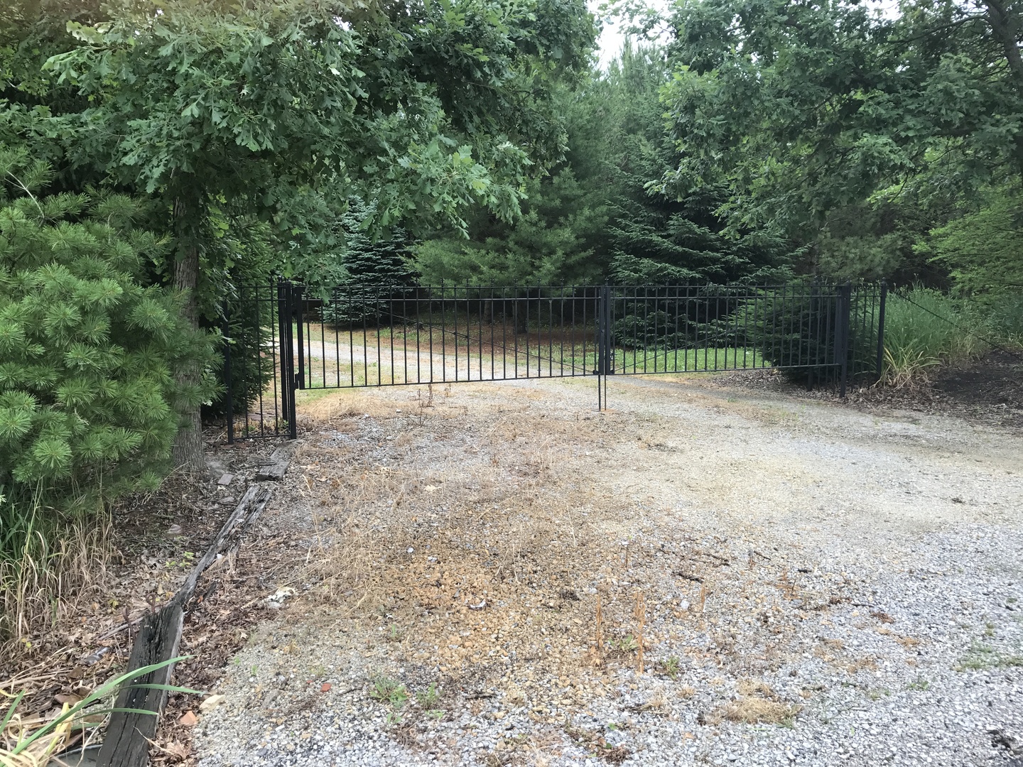 0 South Cottage Grove Avenue Crete, IL 60417 - Photo 25 of 27 a backyard of a house with lots of green space
