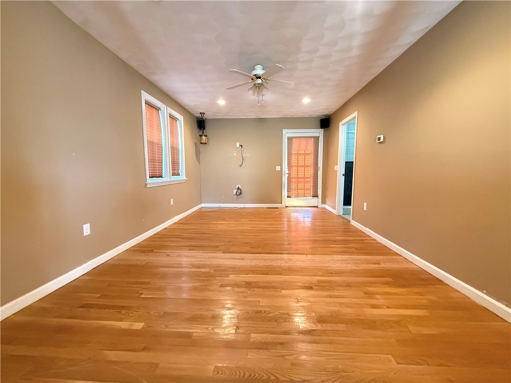 22 Chicory Lane Cranston, RI 02921 - Photo 6 of 19