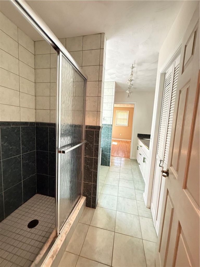 22 Chicory Lane Cranston, RI 02921 - Photo 8 of 19