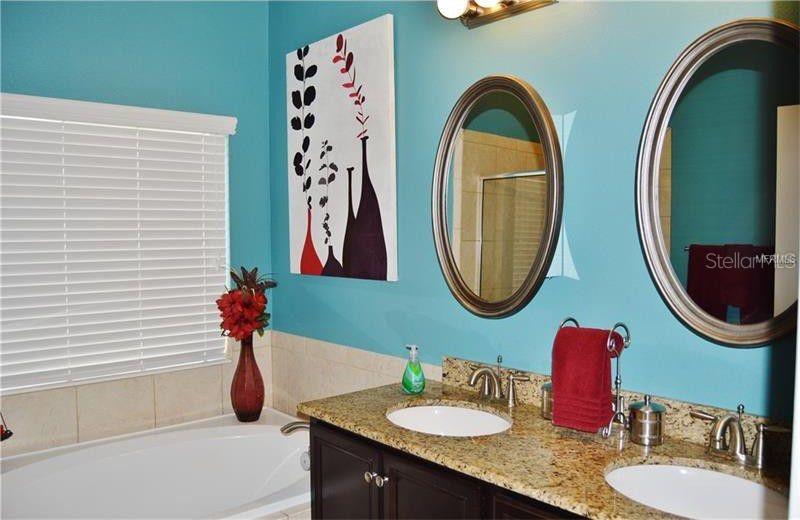 2822 Maple Brook Loop Lutz, FL 33558 - Photo 18 of 27