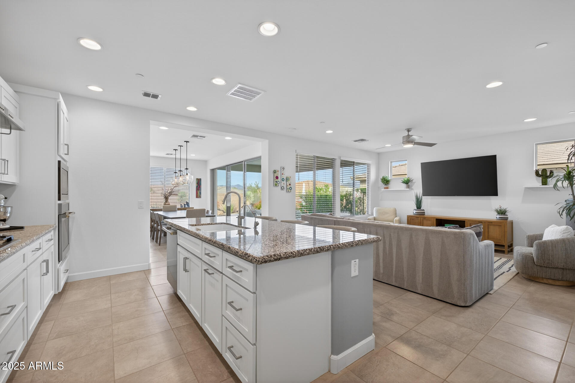 17850 East Veit Springs Drive Rio Verde, AZ 85263 - Photo 11 of 70 15) KITCHEN
