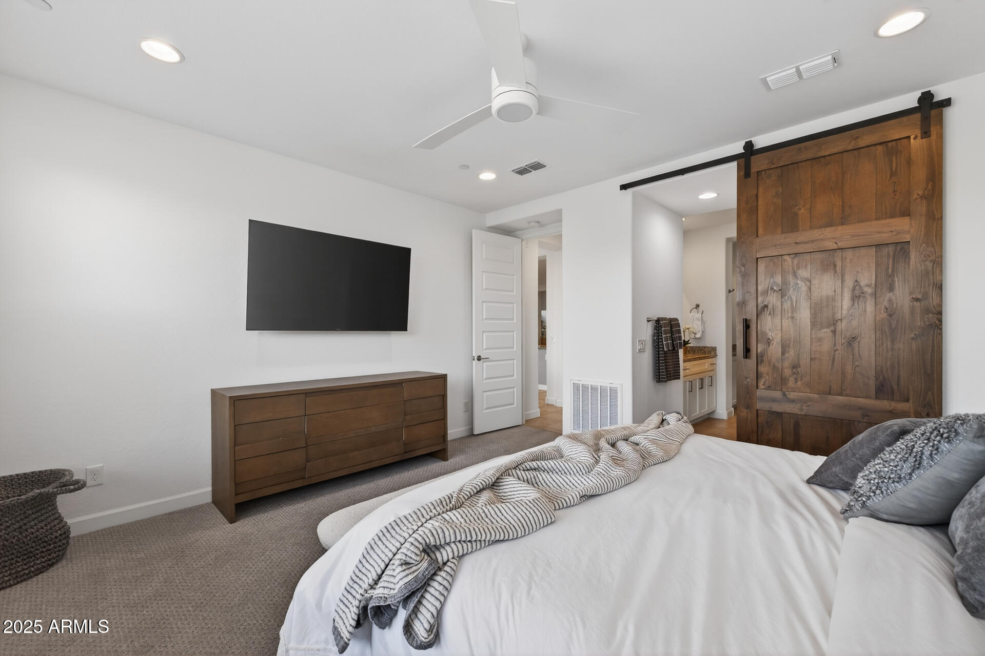 17850 East Veit Springs Drive Rio Verde, AZ 85263 - Photo 19 of 70 24) PRIMARY