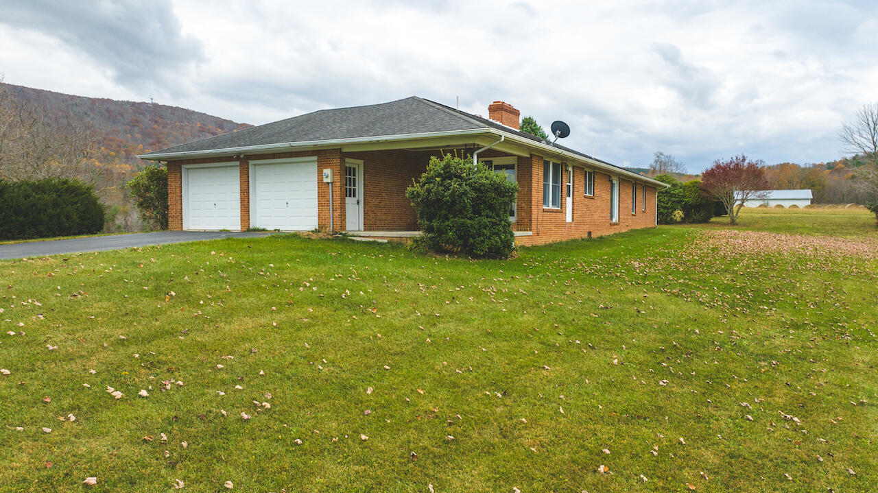 2103 Ridgeview Road Northwest Floyd, VA 24091 - Photo 13 of 70 DJI_20231030143055_0642_D