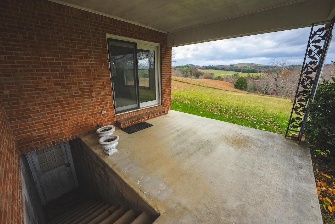 2103 Ridgeview Road Northwest Floyd, VA 24091 - Photo 50 of 70 DSC03755