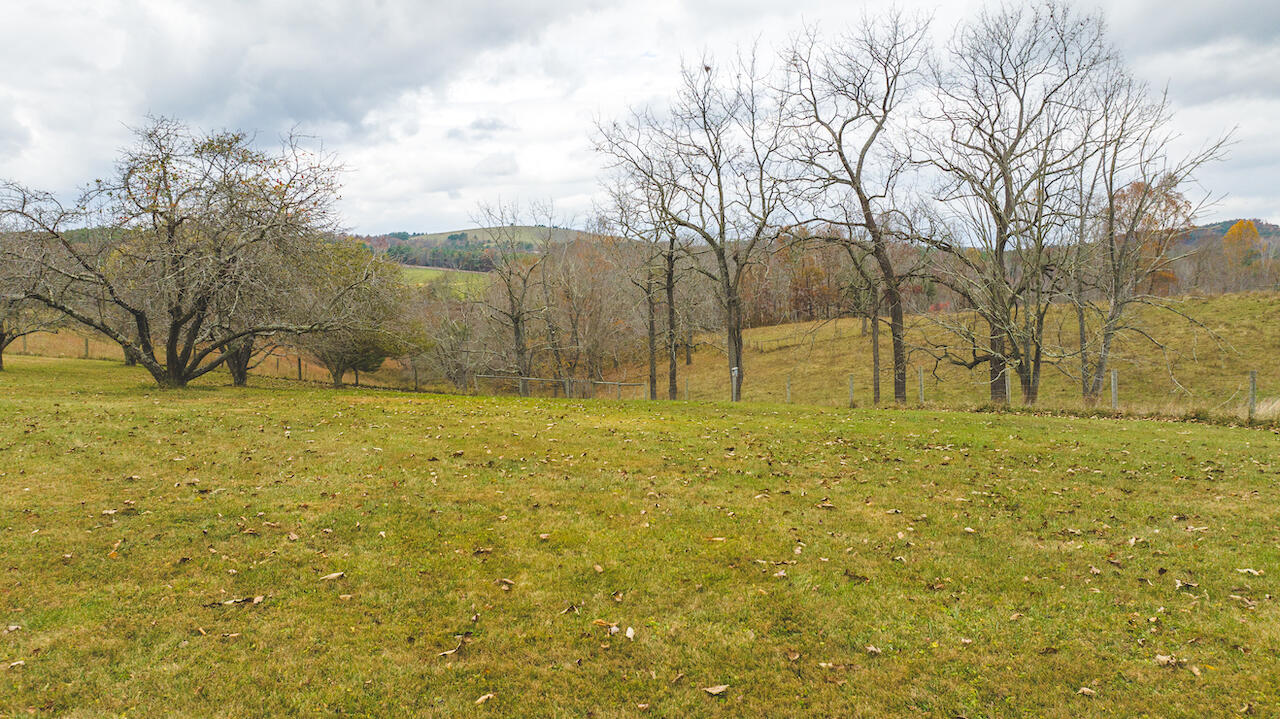2103 Ridgeview Road Northwest Floyd, VA 24091 - Photo 67 of 70 DJI_20231030143037_0640_D