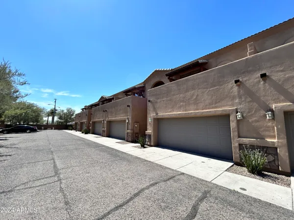 $1,895 | 897 East Roma Avenue, Unit 3, Phoenix, AZ 85014