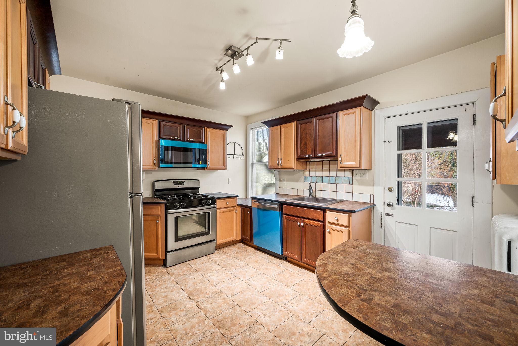 8220 Manor Road Elkins Park, PA 19027 - Photo 13 of 37 Gallery Image 13