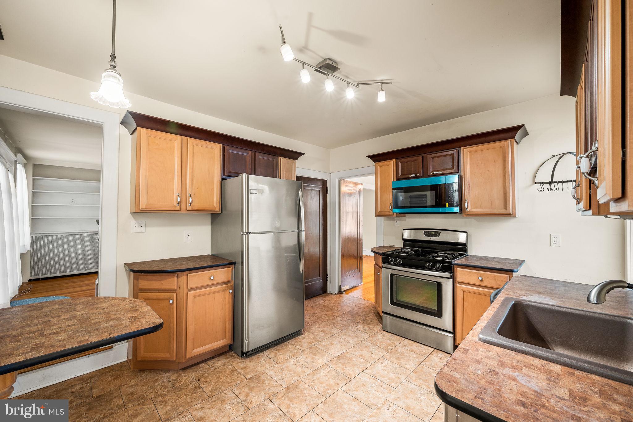 8220 Manor Road Elkins Park, PA 19027 - Photo 14 of 37 Gallery Image 14