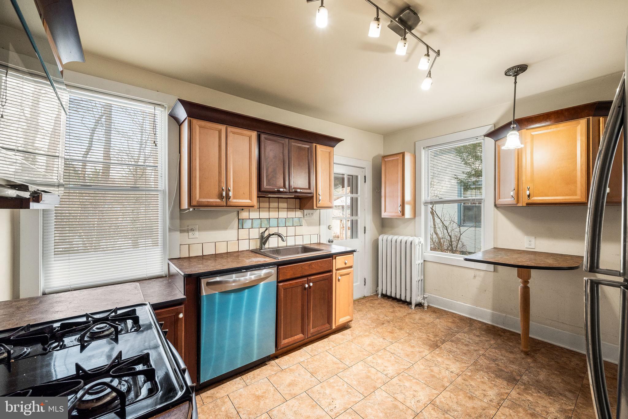 8220 Manor Road Elkins Park, PA 19027 - Photo 15 of 37 Gallery Image 15