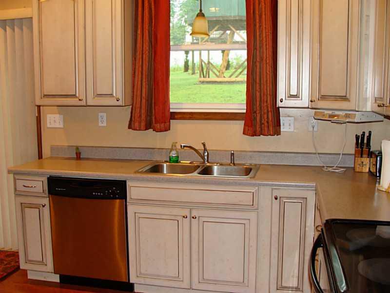 374 Lemmon Road Latrobe, PA 15650 - Photo 8 of 25 Kitchen.