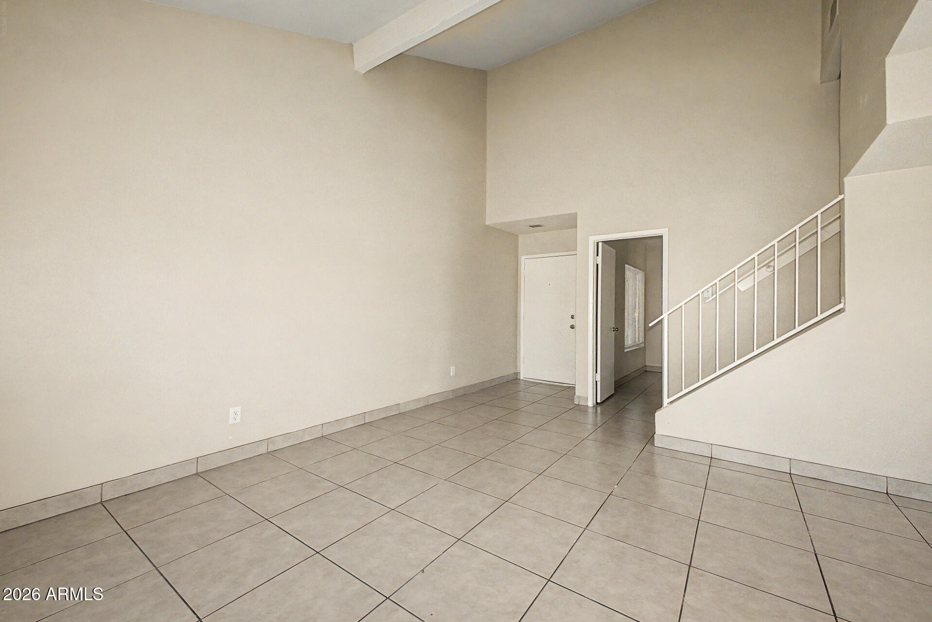 2415 West Greenway Road, Unit 3 Phoenix, AZ 85023 - Photo 4 of 40 05-Greenway