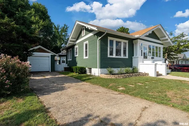 $129,000 | 544 East Main Street, Du Quoin, IL 62832