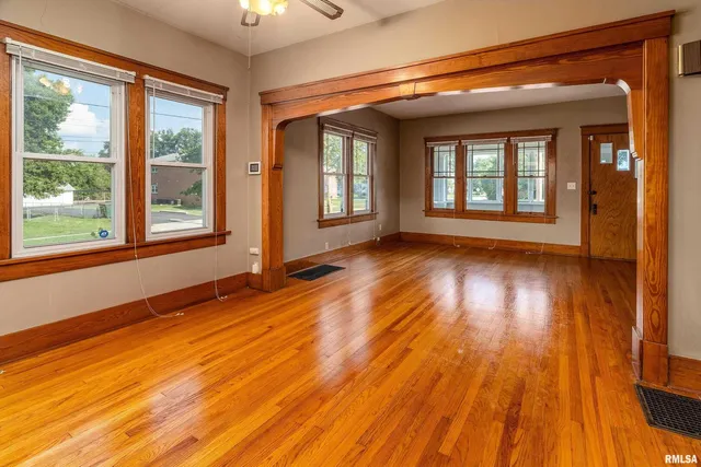 $129,000 | 544 East Main Street, Du Quoin, IL 62832