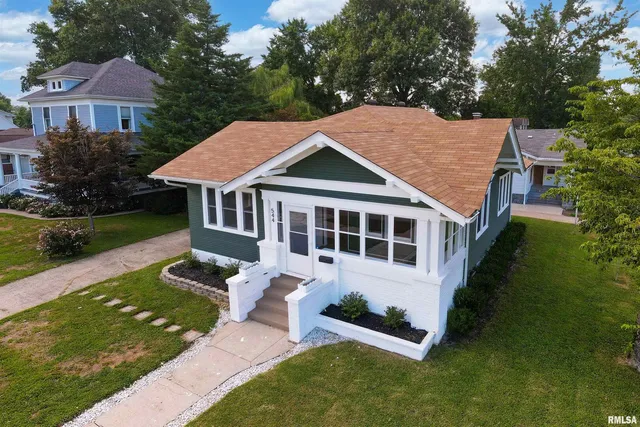 $129,000 | 544 East Main Street, Du Quoin, IL 62832