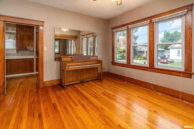 $129,000 | 544 East Main Street, Du Quoin, IL 62832