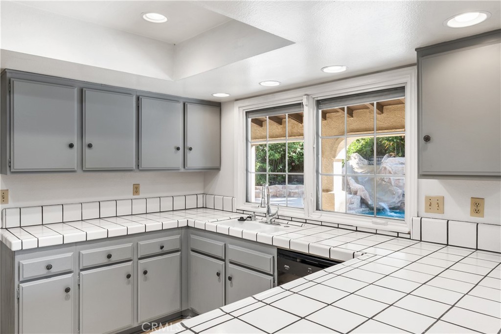 1421 Magnolia Avenue Redlands, CA 92373 - Photo 15 of 46