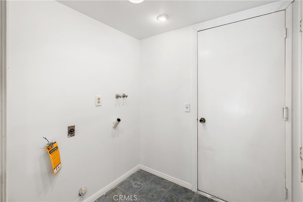 1421 Magnolia Avenue Redlands, CA 92373 - Photo 19 of 46 Laundry room w/ garage access