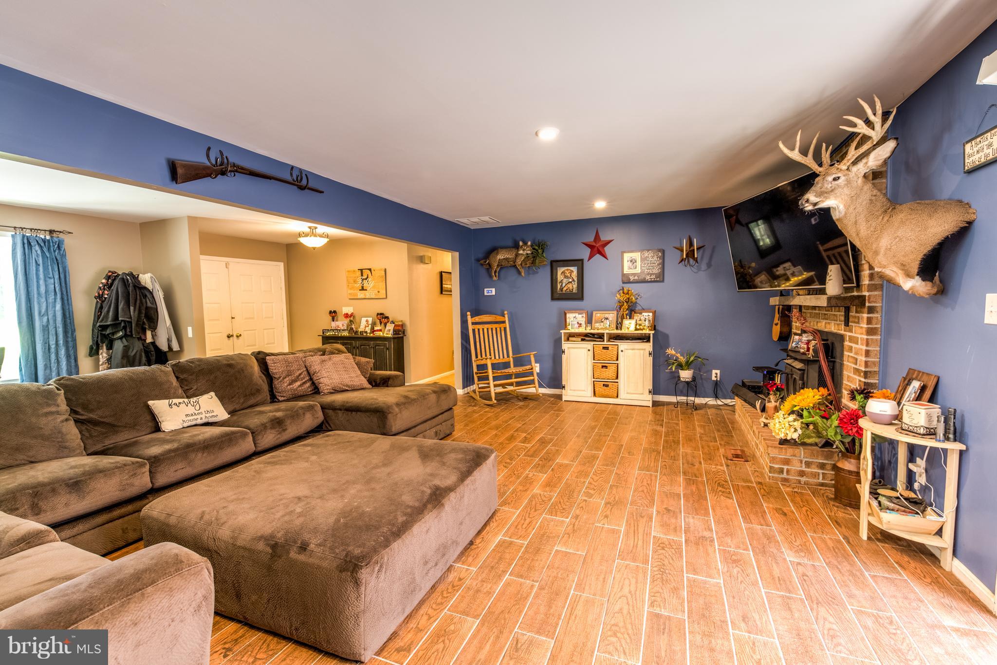 21015 Ridge Road Freeland, MD 21053 - Photo 8 of 28 Family Room