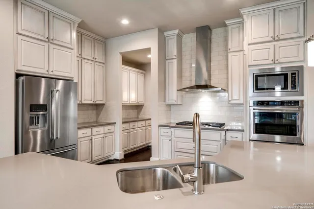 $760,000 | 8218 Garden Arbor, San Antonio, TX 78266